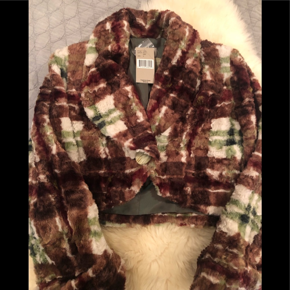NWT Designer cropped faux fur jacket. Retails$450